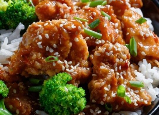 making asian chicken recipe in a pan