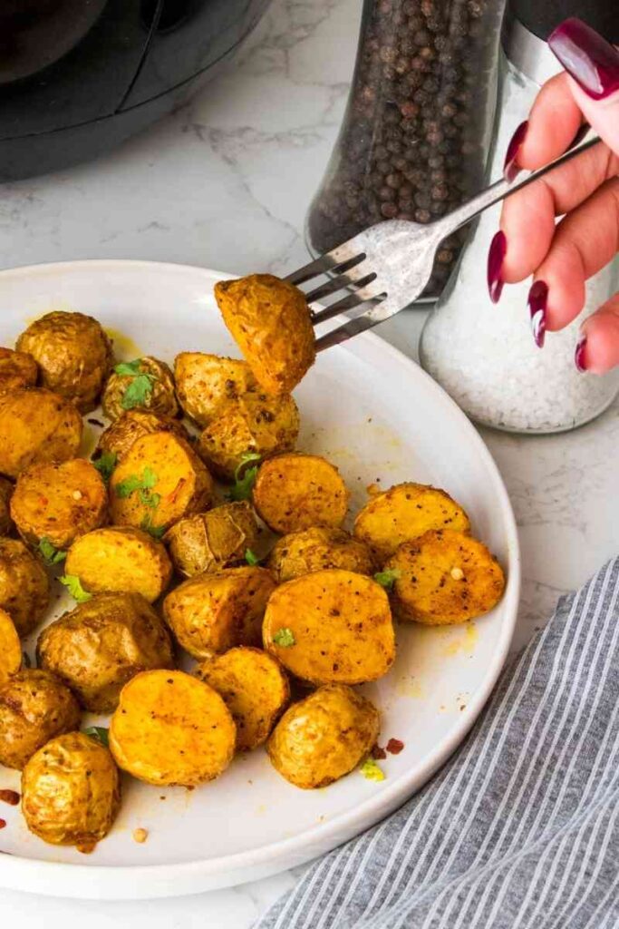 how to make air fryer small roasted potatoes